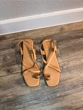 Old Navy Nude Strappy Toe Ring Sandals | Gold Accent | Size 10